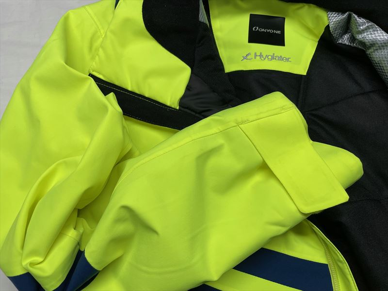 スキーウェアー、グリスしみ抜き|愛知洗い人｜愛知県染み抜きのできるクリーニング店紹介サイト