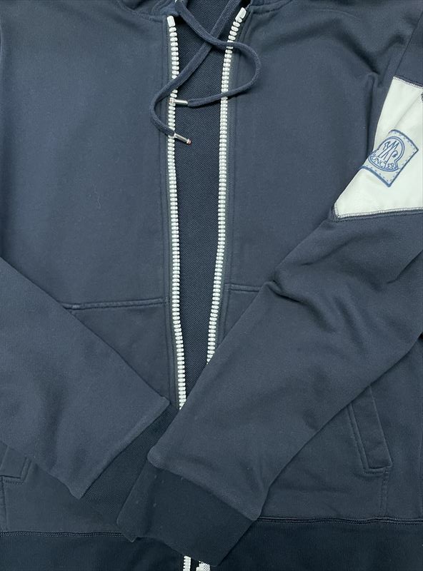 MONCLER （ モンクレール ）パーカー染み抜き・クリーニング|愛知洗い人｜愛知県染み抜きのできるクリーニング店紹介サイト