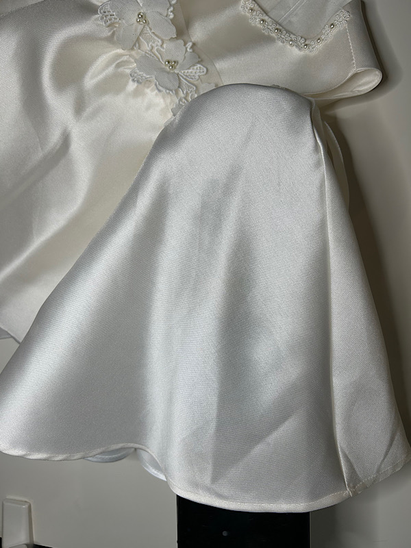 ベビードレスに付いたお茶のシミ取れますか？|愛知洗い人｜愛知県染み抜きのできるクリーニング店紹介サイト