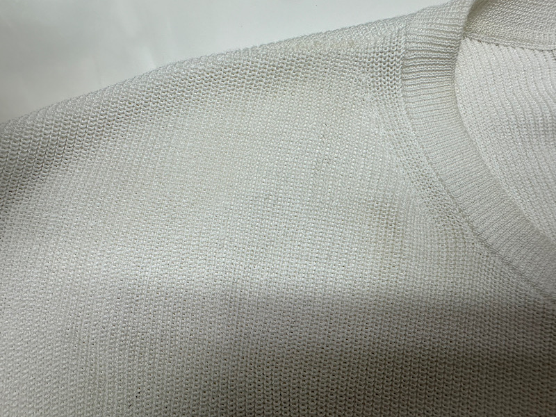 ニットの肩口に着いたシミ|愛知洗い人｜愛知県染み抜きのできるクリーニング店紹介サイト