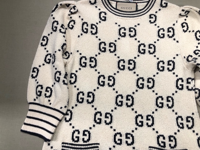 GUCCI（グッチ）ニットチュニックのシミ|愛知洗い人｜愛知県染み抜きのできるクリーニング店紹介サイト