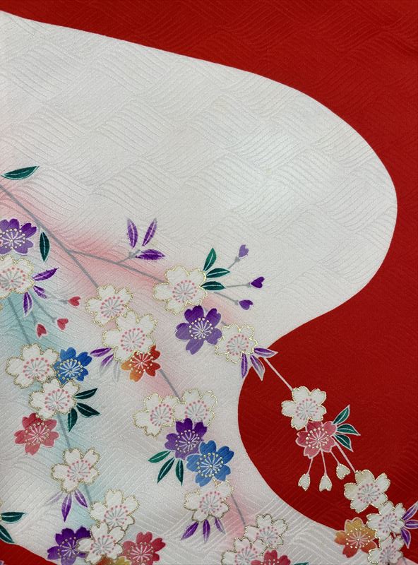 七五三着物、時間が経過した黄色い点々としたシミ|愛知洗い人｜愛知県染み抜きのできるクリーニング店紹介サイト