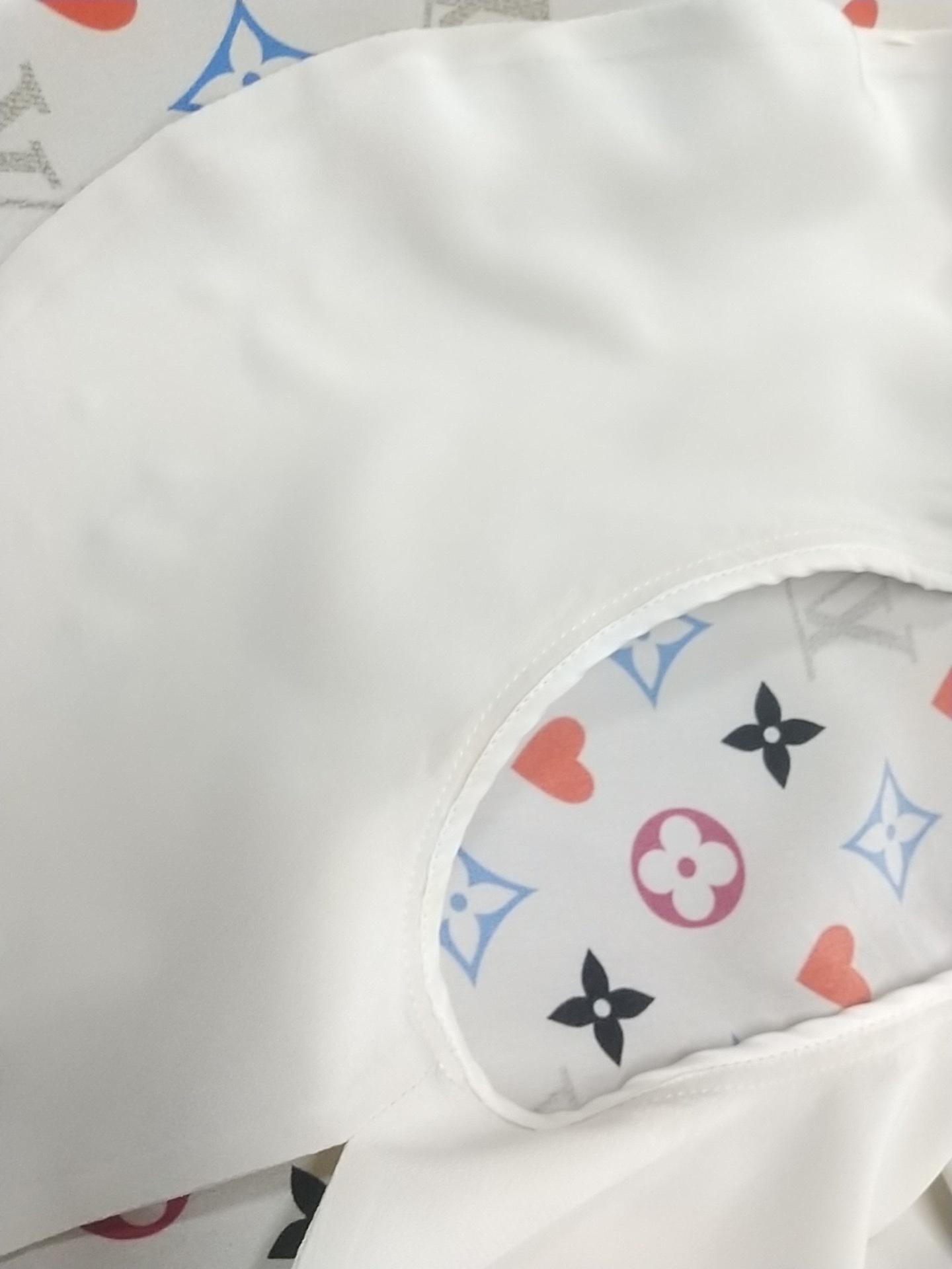 ルイヴィトンのブラウス　脇汗の染抜き|愛知洗い人｜愛知県染み抜きのできるクリーニング店紹介サイト