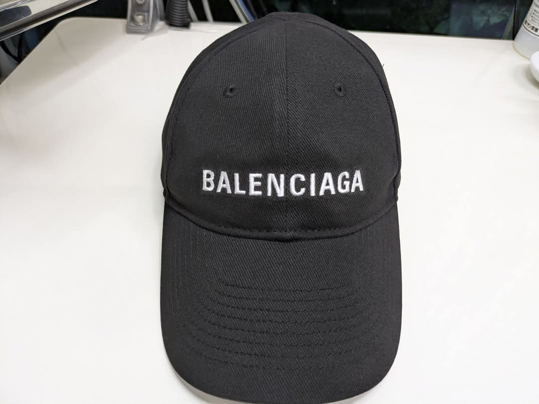 バレンシアガ黒キャップ色あせ復元（リピート）|愛知洗い人｜愛知県染み抜きのできるクリーニング店紹介サイト