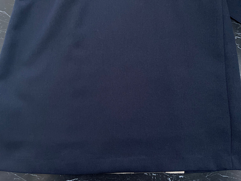 裾についた接着剤|愛知洗い人｜愛知県染み抜きのできるクリーニング店紹介サイト