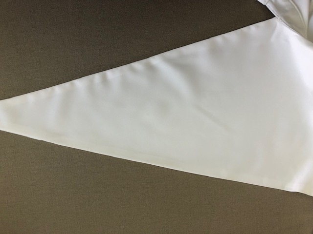 広範囲に黄ばんでいるブラウスの染み　あま市S様|愛知洗い人｜愛知県染み抜きのできるクリーニング店紹介サイト