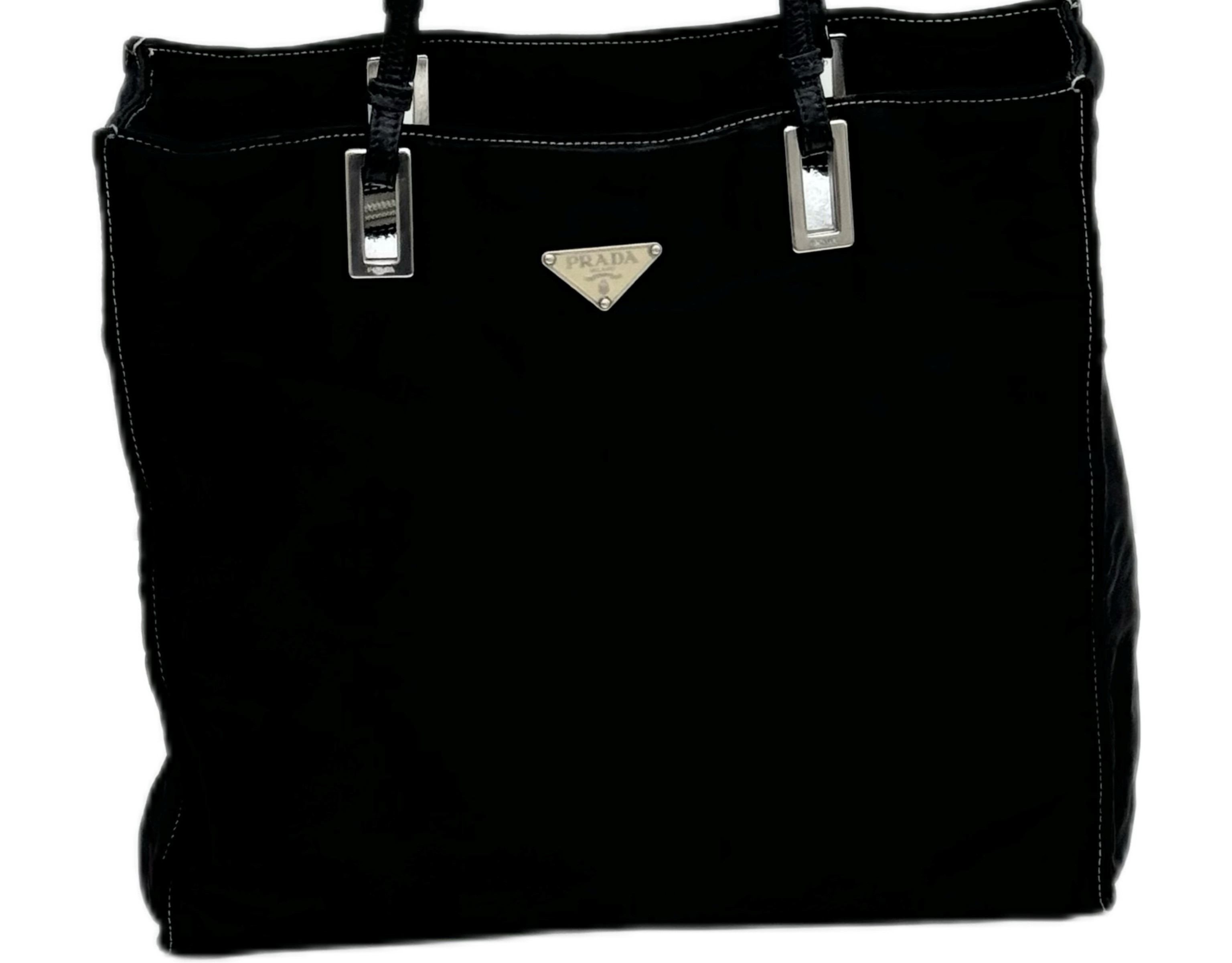 祖母からの宝物　プラダの革付きナイロンバッグが黒色へ蘇る！|愛知洗い人｜愛知県染み抜きのできるクリーニング店紹介サイト