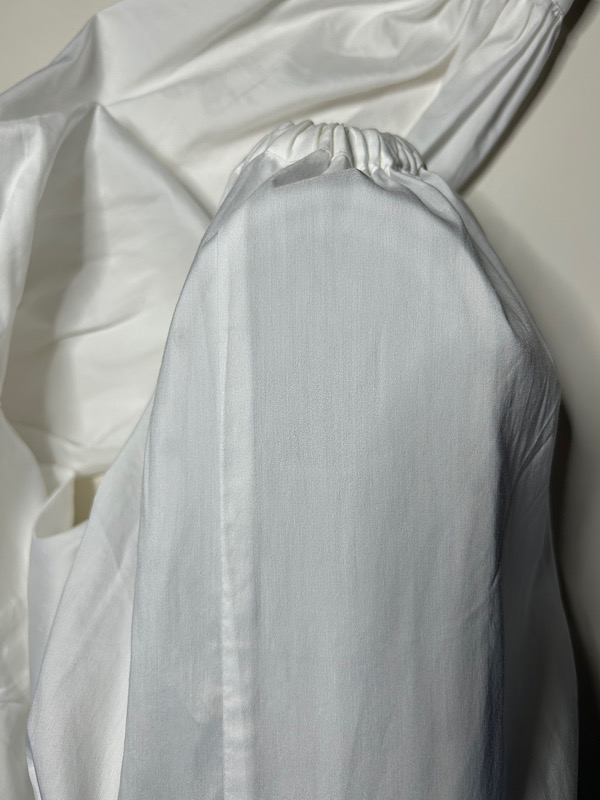 お気に入りのブラウスにナゾのシミが！|愛知洗い人｜愛知県染み抜きのできるクリーニング店紹介サイト