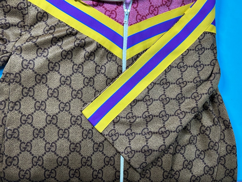 GUCCI（グッチ）ジャケットのシミ取って下さい。|愛知洗い人｜愛知県染み抜きのできるクリーニング店紹介サイト