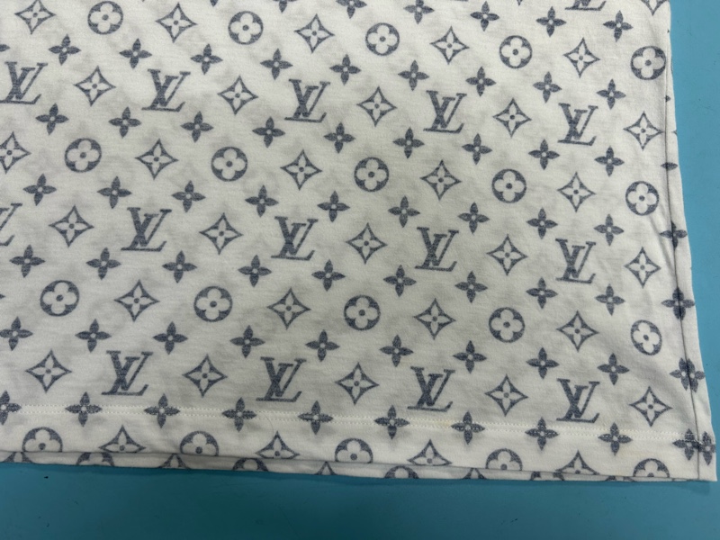 ルイヴィトンのTシャツのシミ取って下さい。|愛知洗い人｜愛知県染み抜きのできるクリーニング店紹介サイト