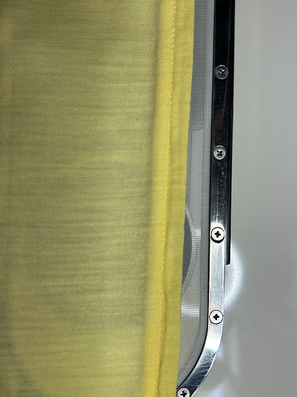 カーディガンに付いた赤ワインのシミについて！|愛知洗い人｜愛知県染み抜きのできるクリーニング店紹介サイト