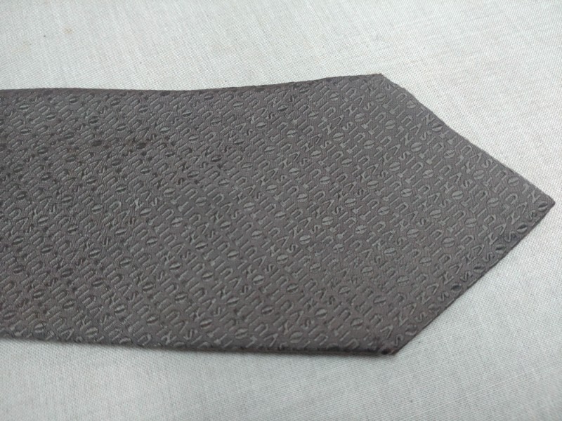 ネクタイのシミ除去|愛知洗い人｜愛知県染み抜きのできるクリーニング店紹介サイト