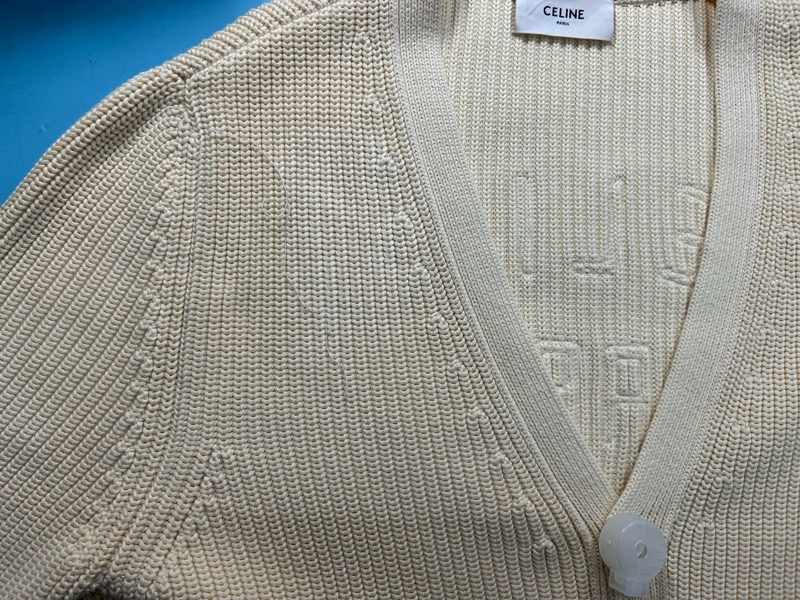 CELINE（セリーヌ）カーディガンのシミ取ってください！|愛知洗い人｜愛知県染み抜きのできるクリーニング店紹介サイト