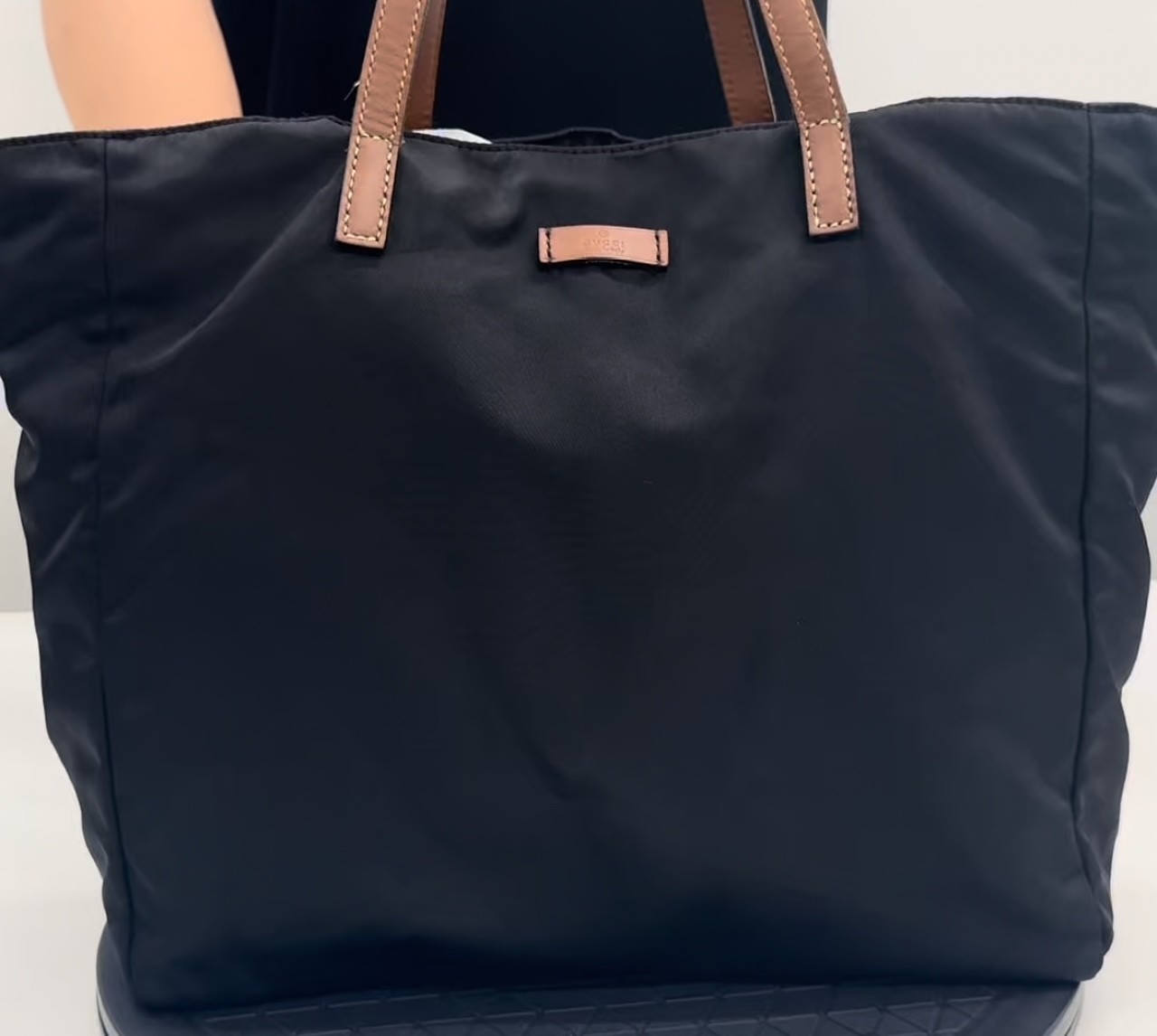 GUCCIのバッグ　赤から黒へ華麗なる大変身！|愛知洗い人｜愛知県染み抜きのできるクリーニング店紹介サイト