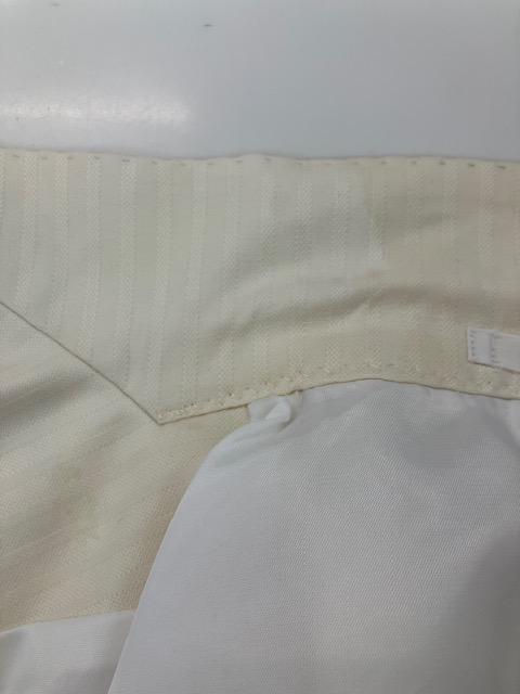 ジャケットの襟にヘアカラー|愛知洗い人｜愛知県染み抜きのできるクリーニング店紹介サイト