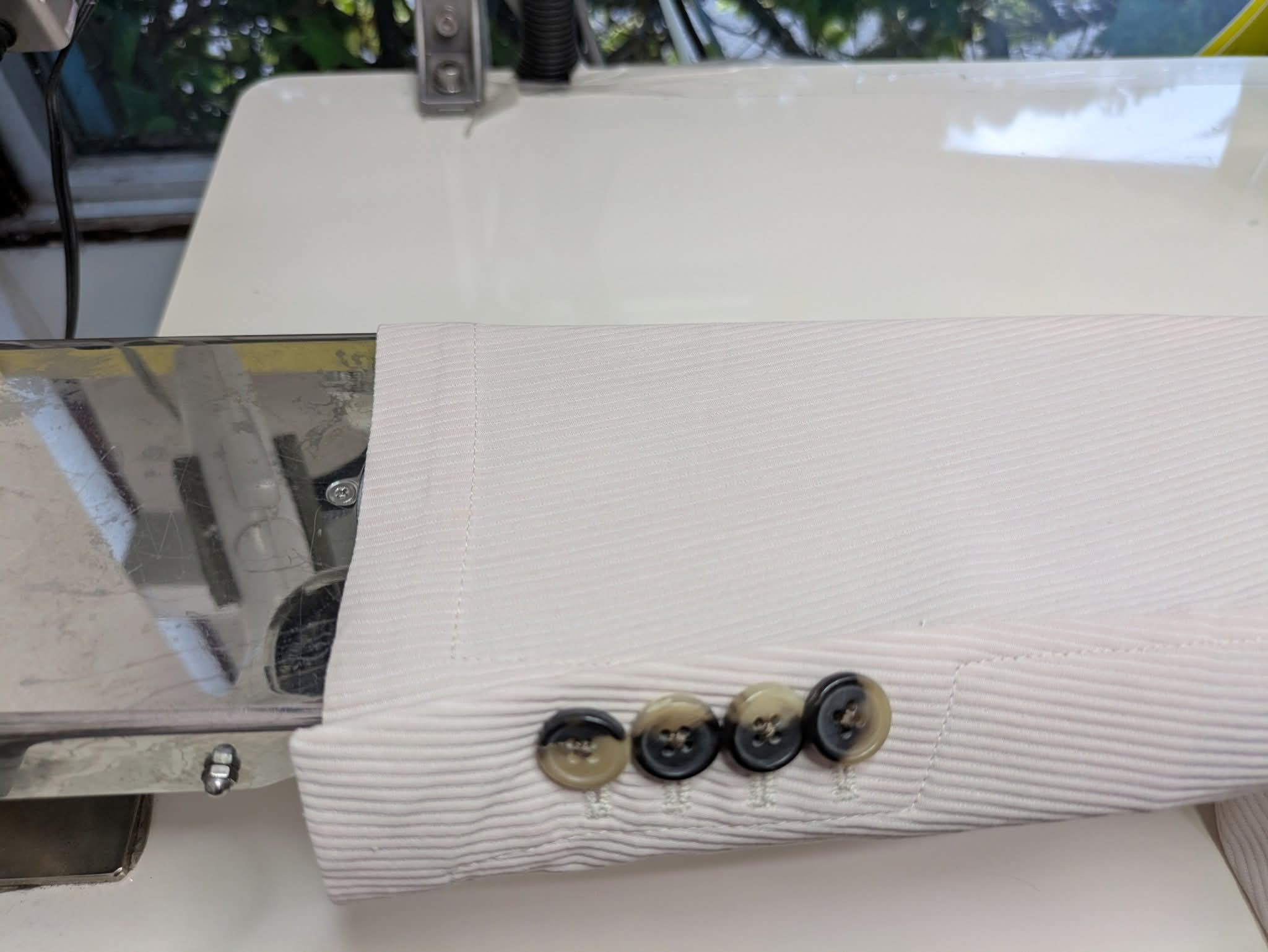 自分では気付きにくいシミの場所|愛知洗い人｜愛知県染み抜きのできるクリーニング店紹介サイト