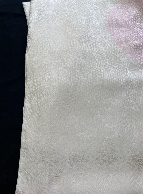 着物に付いた除湿剤・防湿剤、染み抜き|愛知洗い人｜愛知県染み抜きのできるクリーニング店紹介サイト