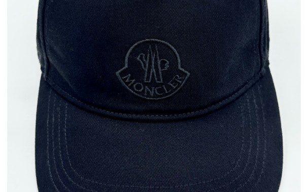 MONCLERのキャップ　漂白剤の色抜け奇跡の復活|愛知洗い人｜愛知県染み抜きのできるクリーニング店紹介サイト