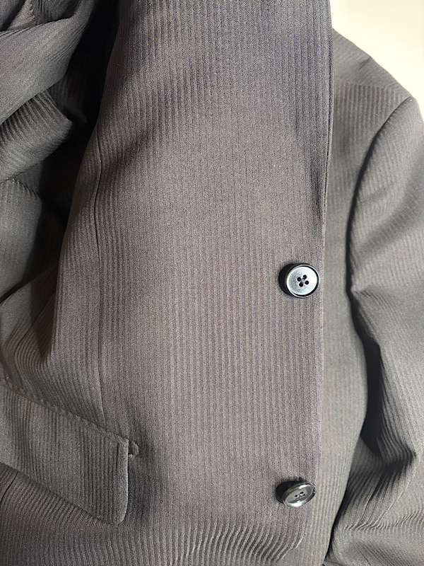 スーツに付いたカビの染抜きについて！|愛知洗い人｜愛知県染み抜きのできるクリーニング店紹介サイト