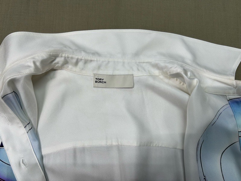 トリバーチブラウスのシミ取って下さい。|愛知洗い人｜愛知県染み抜きのできるクリーニング店紹介サイト