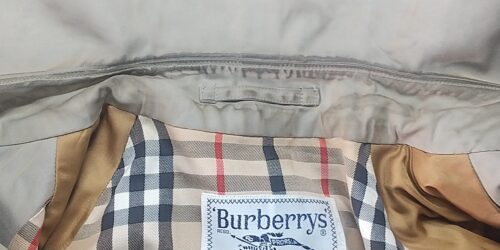 Burberrysコート、衿のしみ|愛知洗い人｜愛知県染み抜きのできるクリーニング店紹介サイト