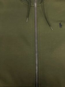 家で洗っても落ちない…パーカーの油ジミ|愛知洗い人｜愛知県染み抜きのできるクリーニング店紹介サイト